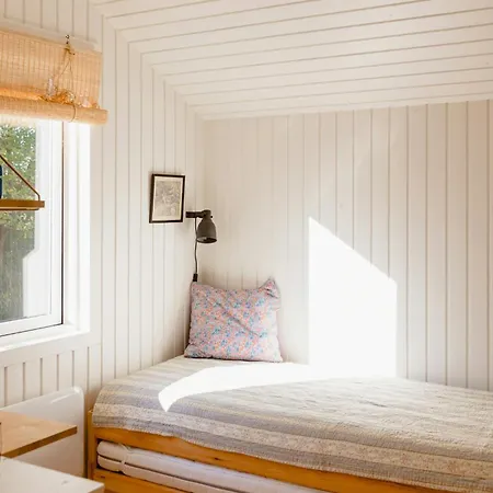 Idyllic Summer House On The Coast Of West Zealand Feriehus